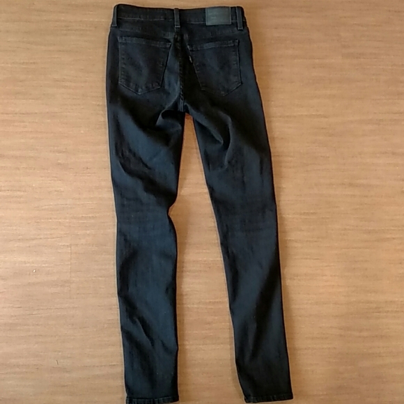 Ripped Black 711 Levi Skinny Jeans - Picture 4 of 4